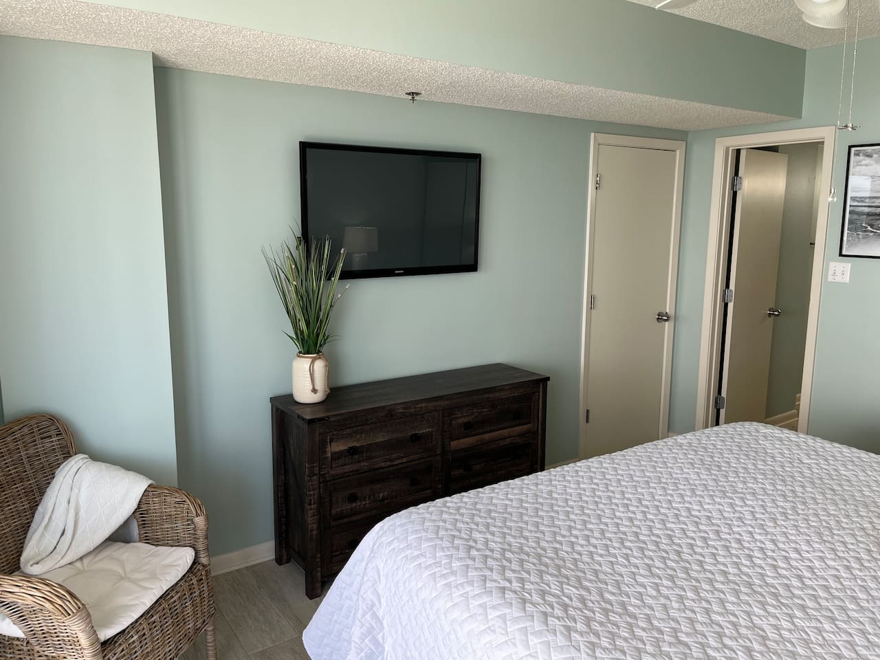 Master Suite - new Roku TV, private full bathroom with new vanity. Large closets to store your suitcase and hang clothes.