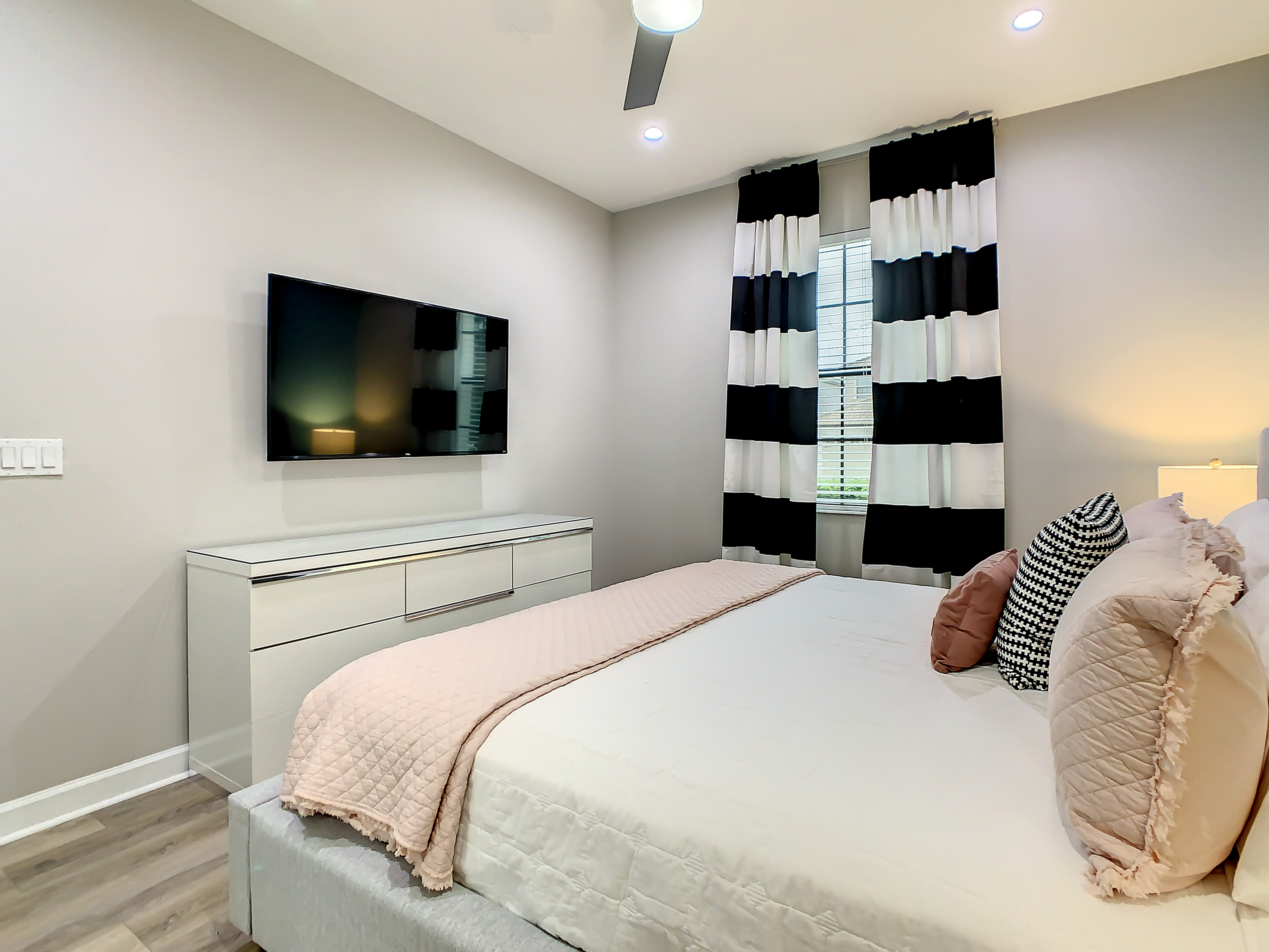 55" Smart TV