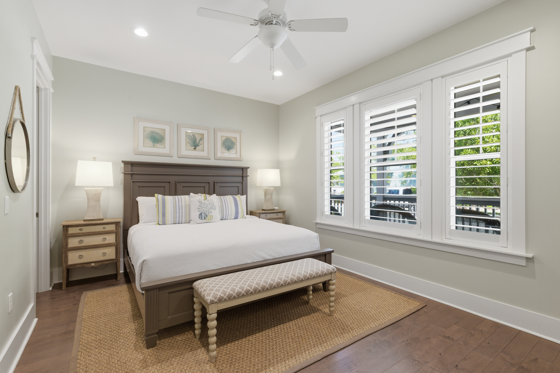 Down Master En-suite with King Bed