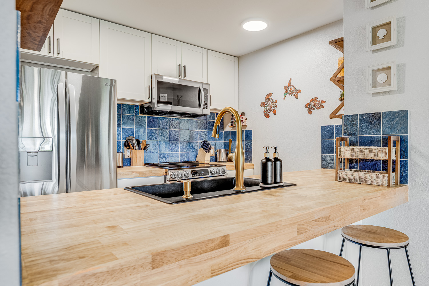 Spacious countertop and open style kitchen