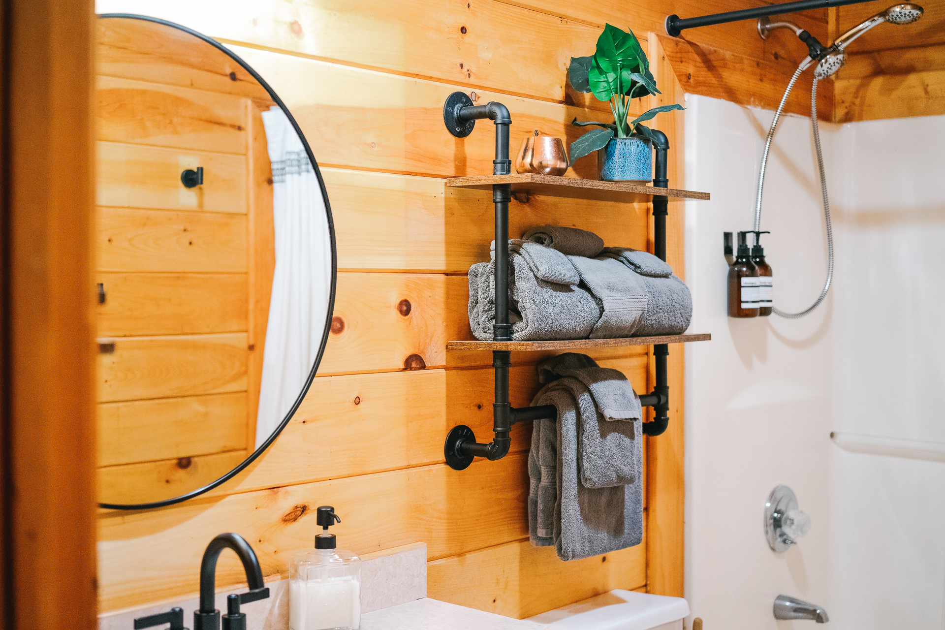 Main bath - stocked towels, shampoo, and body wash