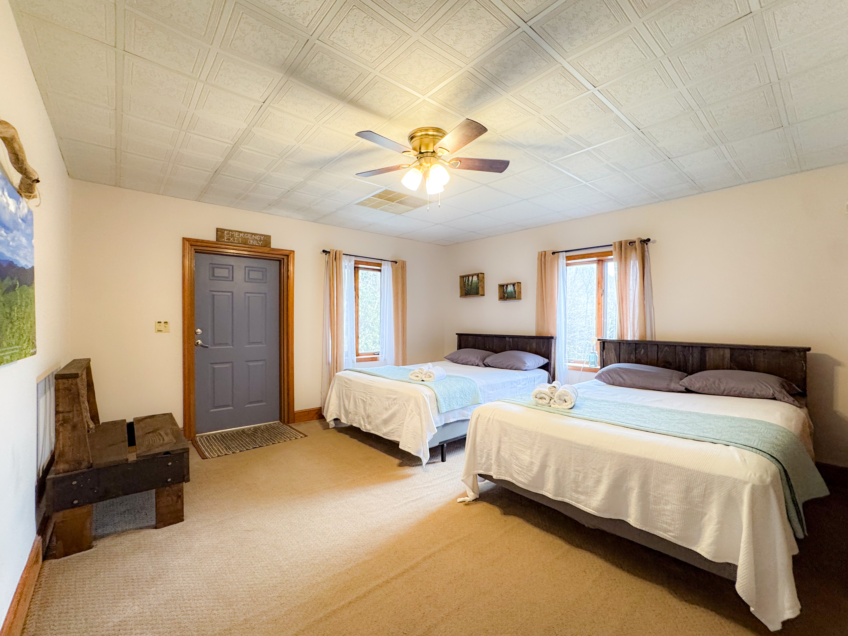 two Queen beds in the mountain views bedroom 
