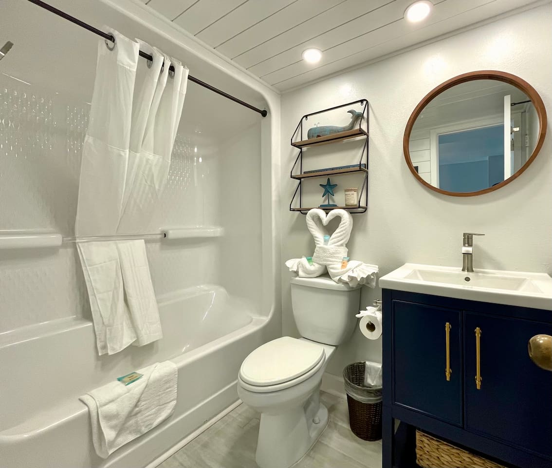 2nd bathroom 