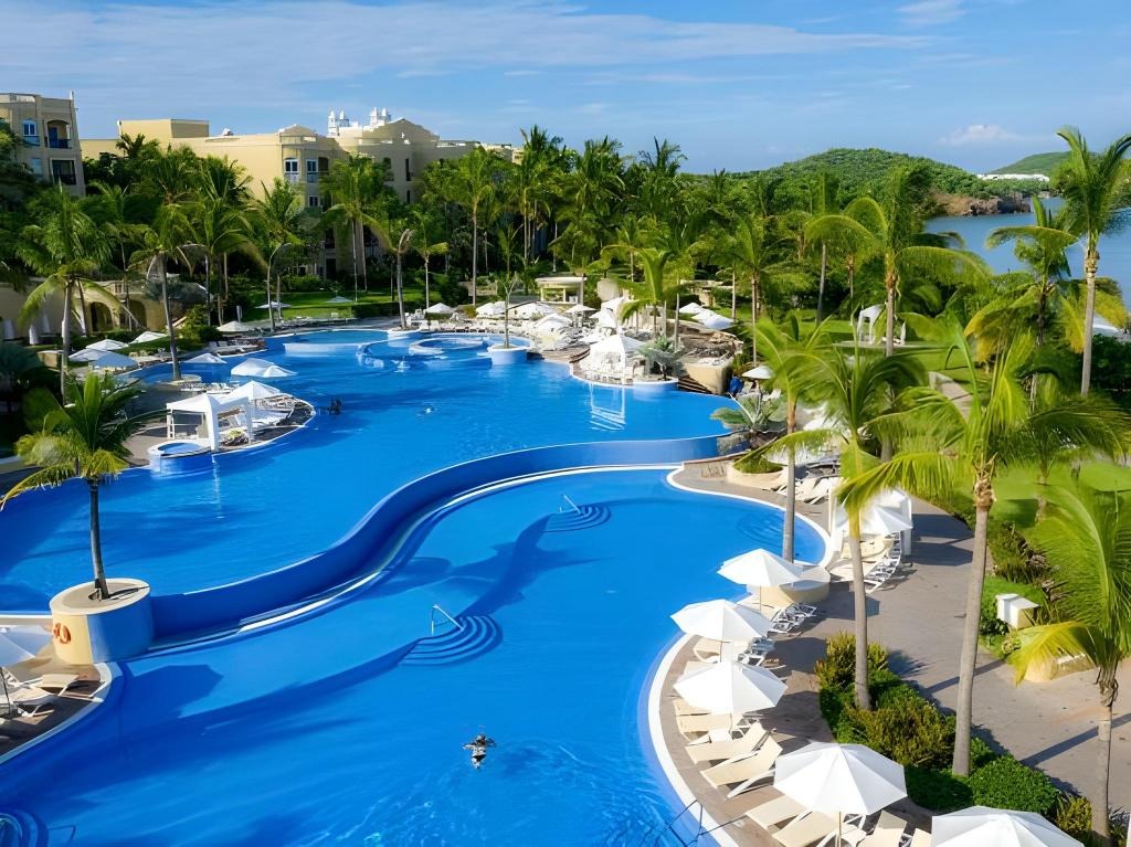 Pool and Beach at Pueblo Bonito Emerald Bay, Vacation Travel Exclusives