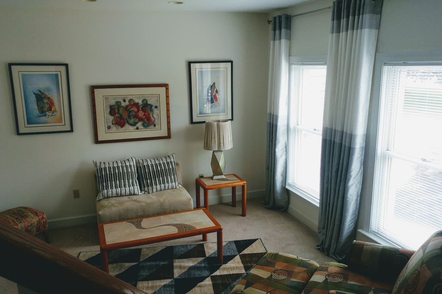 Den 1st floor.