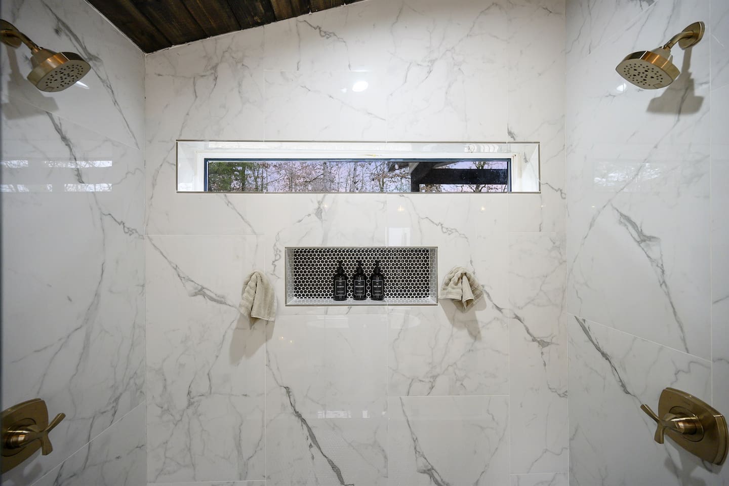 Large walk-in shower with double shower heads