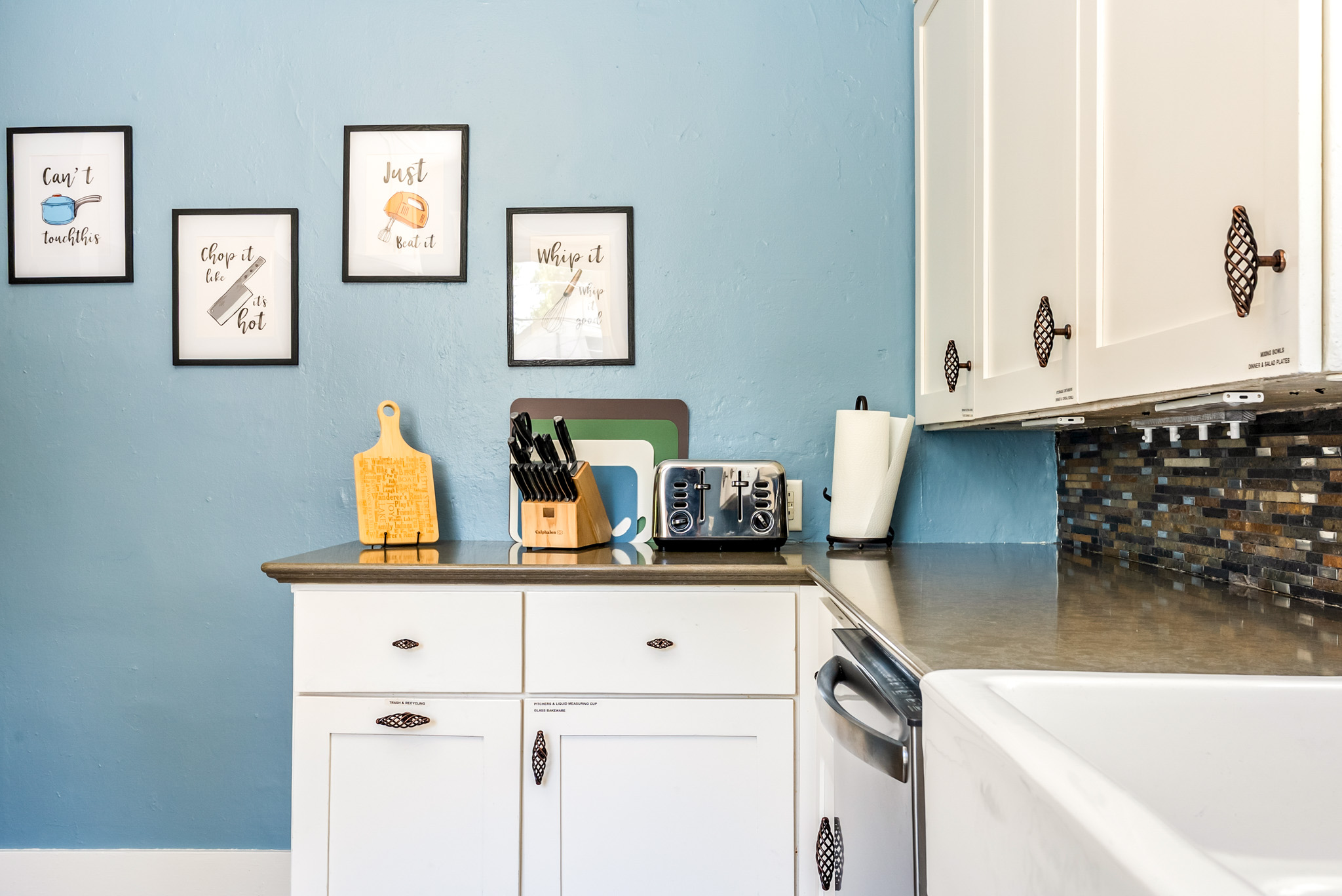 I wonder if the kitchen has (fill in the blank)? The answer is probably yes! Blender, Slow Cooker, Air Fryer, Toaster, Mixer, full assortment of pots and pans, spices, knives, drip coffee, Keurig, single serve pour over coffee and more!