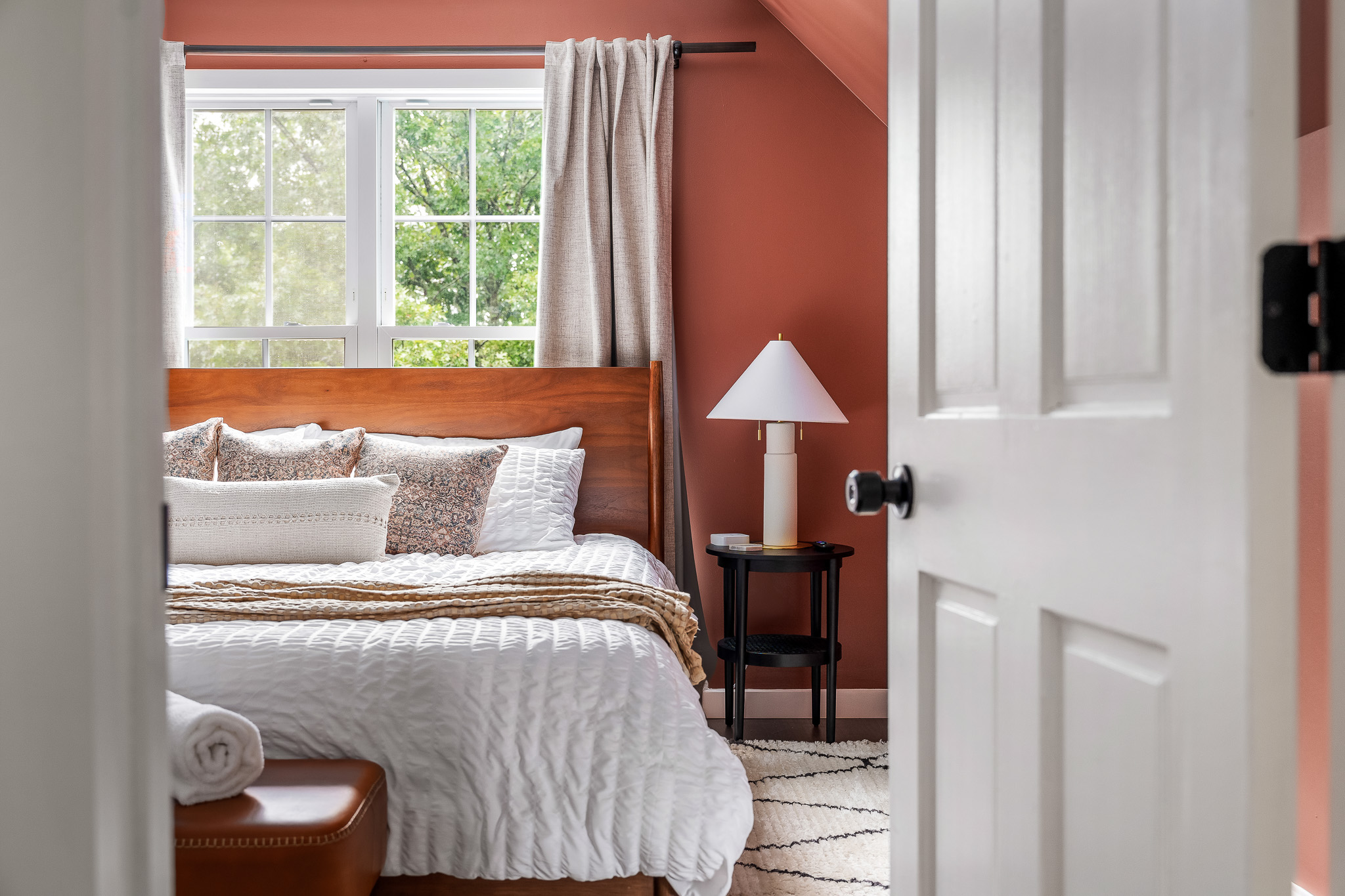 Your peaceful retreat awaits Step into soft linens, warm tones, and sunlit calm—this king bedroom is calling you to relax, recharge, and stay awhile. 🌞🛏️🌿
