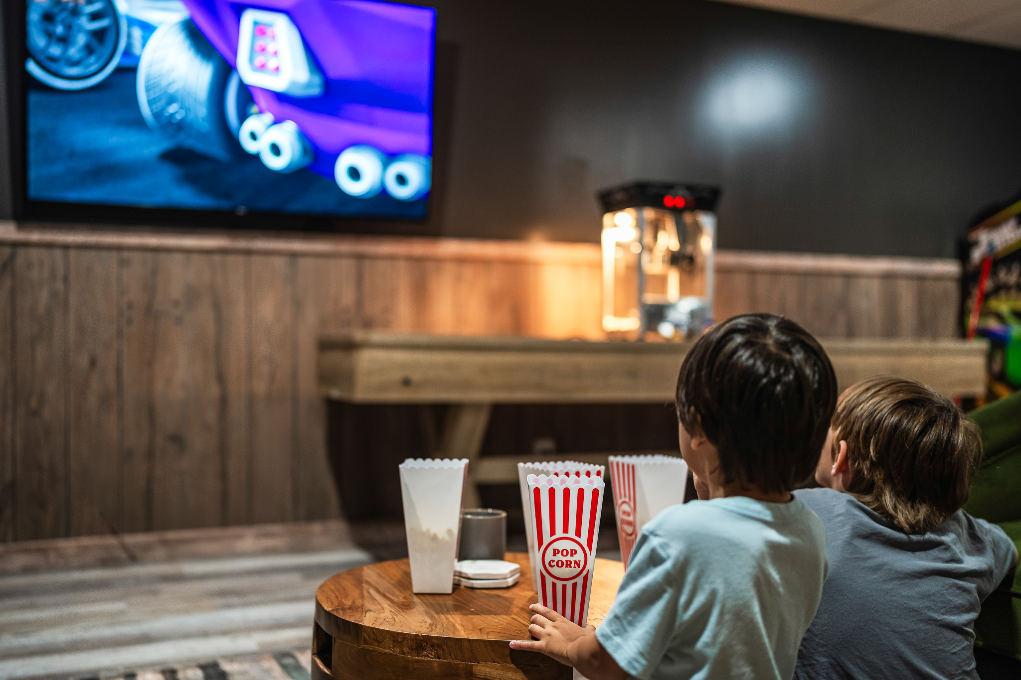 Movie night made magical Big screen. Fresh popcorn. Cozy vibes. This is your very own theater experience—no tickets required. 🍿🎬✨