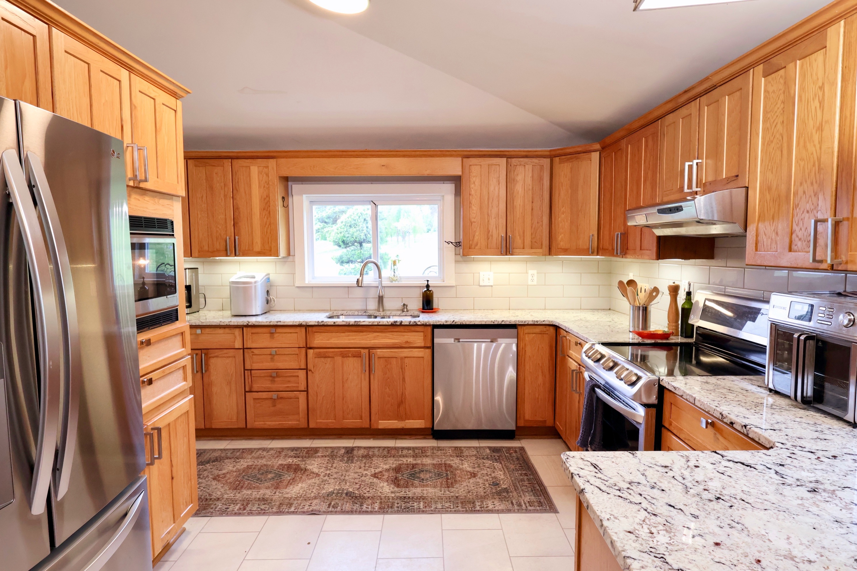 Spacious kitchen to cook for the crew or prep that carryout