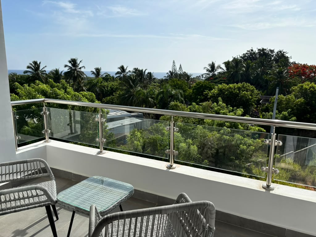 Balcony 3