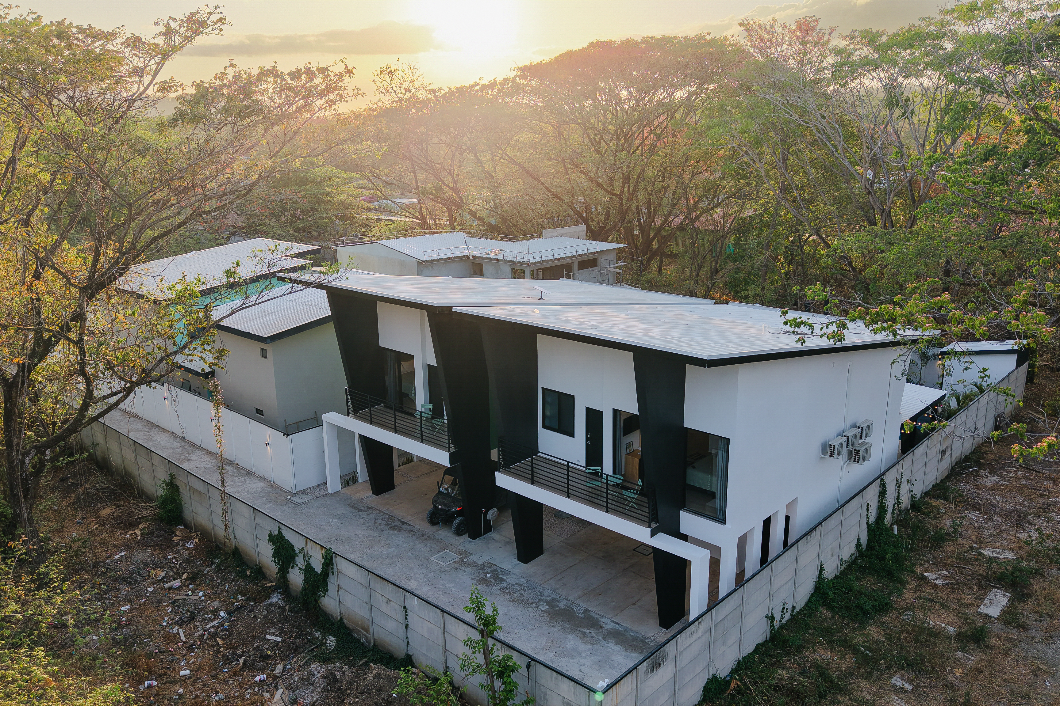 Two luxury villas, one compound. Six bedrooms, six bathrooms, two of everything. ✨