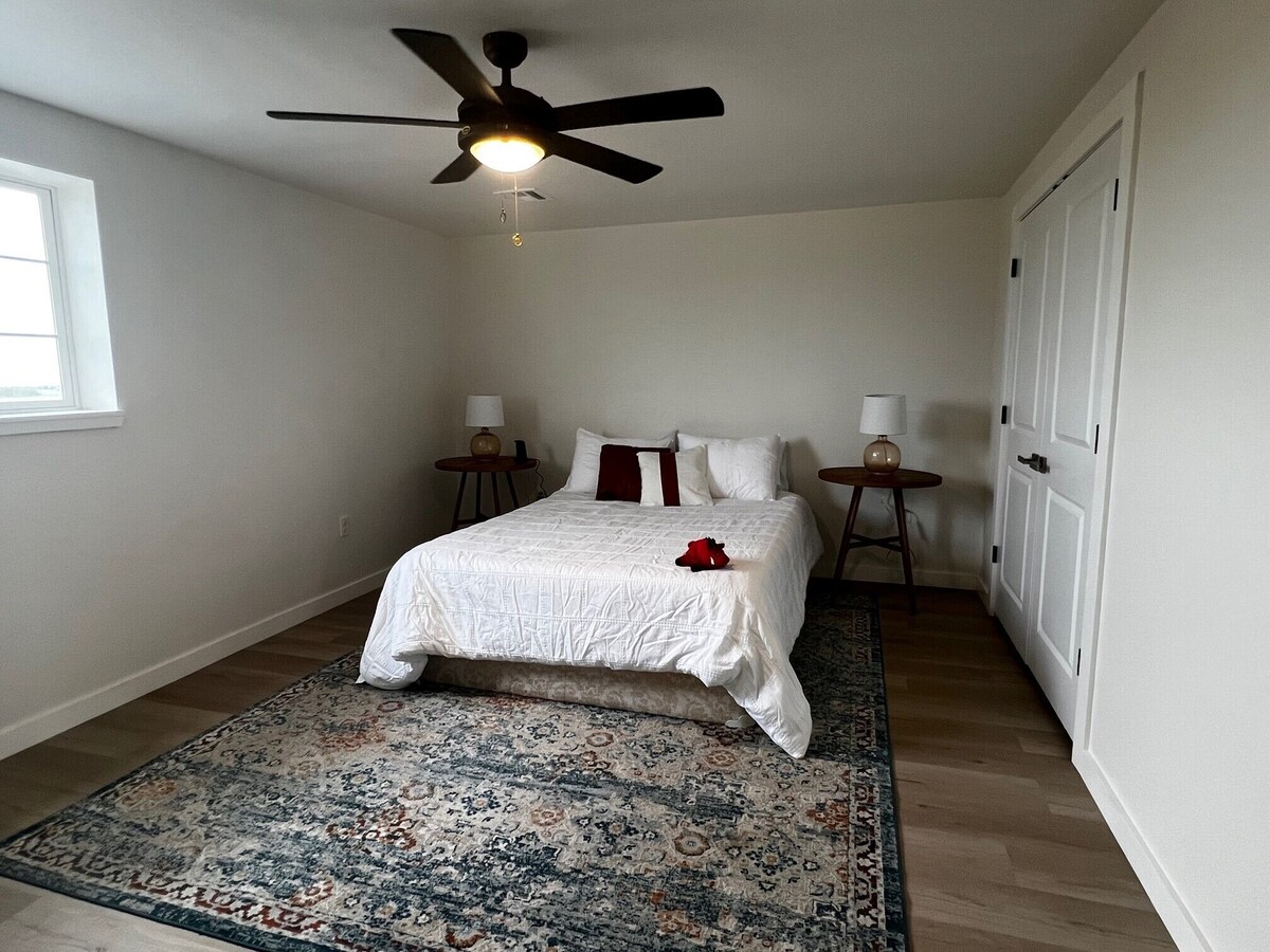 Guest Bedroom #3 - Queen