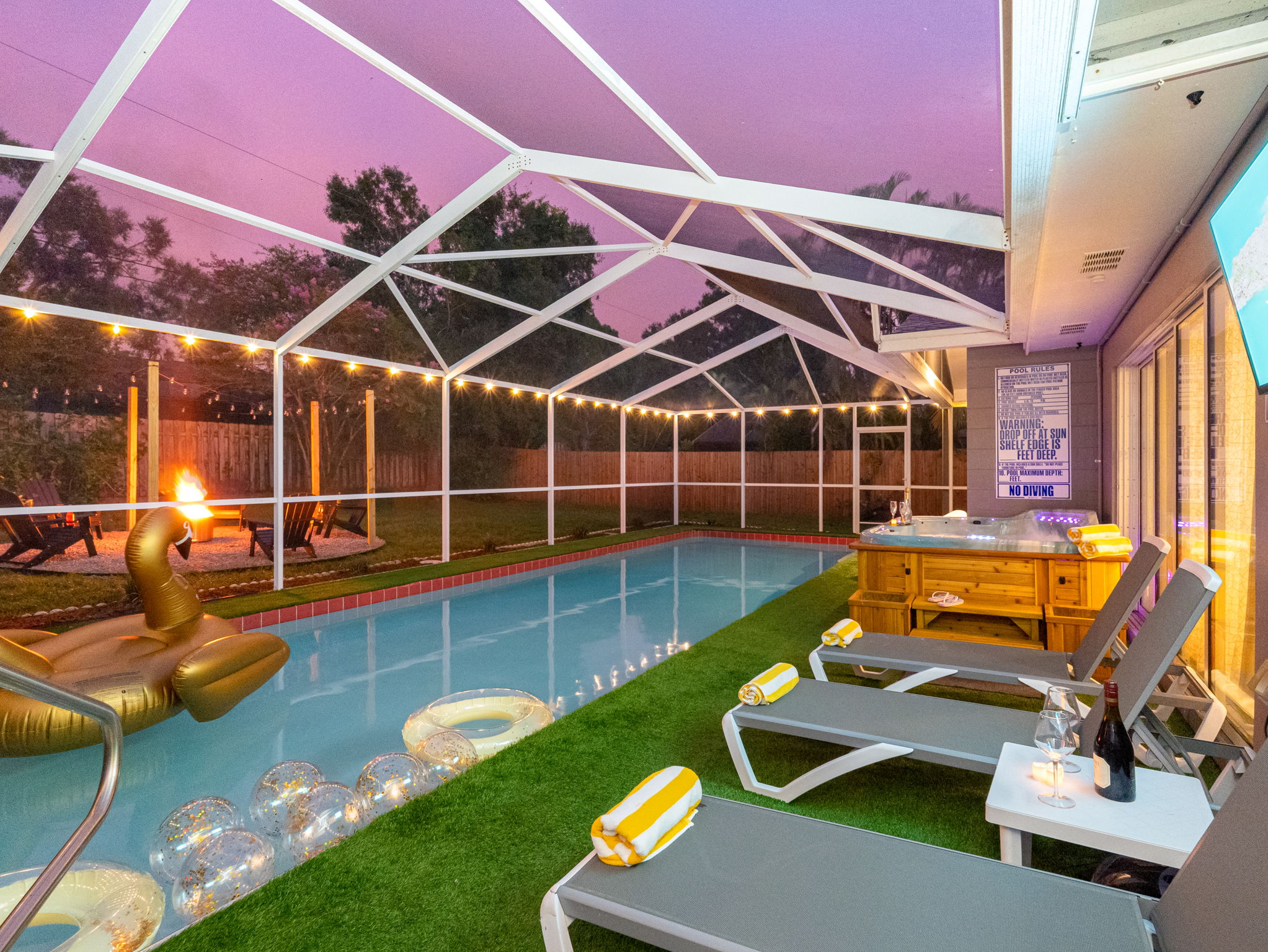 From floating on inflatables to taking evening swims under the screened lanai, this pool promises endless enjoyment.