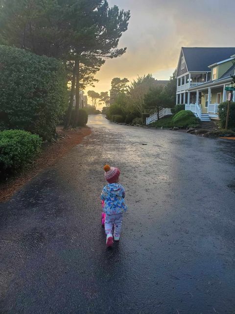 Safe place for children to enjoy the coastal atmosphere.