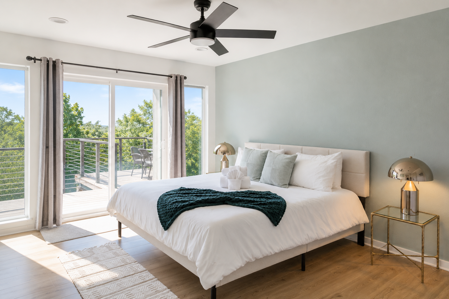 King suite featuring private balcony access and ensuite bathroom.