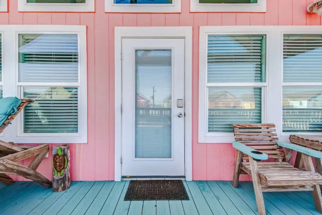 3d2f888860284c3a844e8350d8a69602 | Beachhouse | Texas | TX | Vacation Homes | Galveston | Crystal Beach | Kokomo | Breezy Days | Beachfront Elegance | Sunrise Serenity | Southern Sands Property Management, LLC