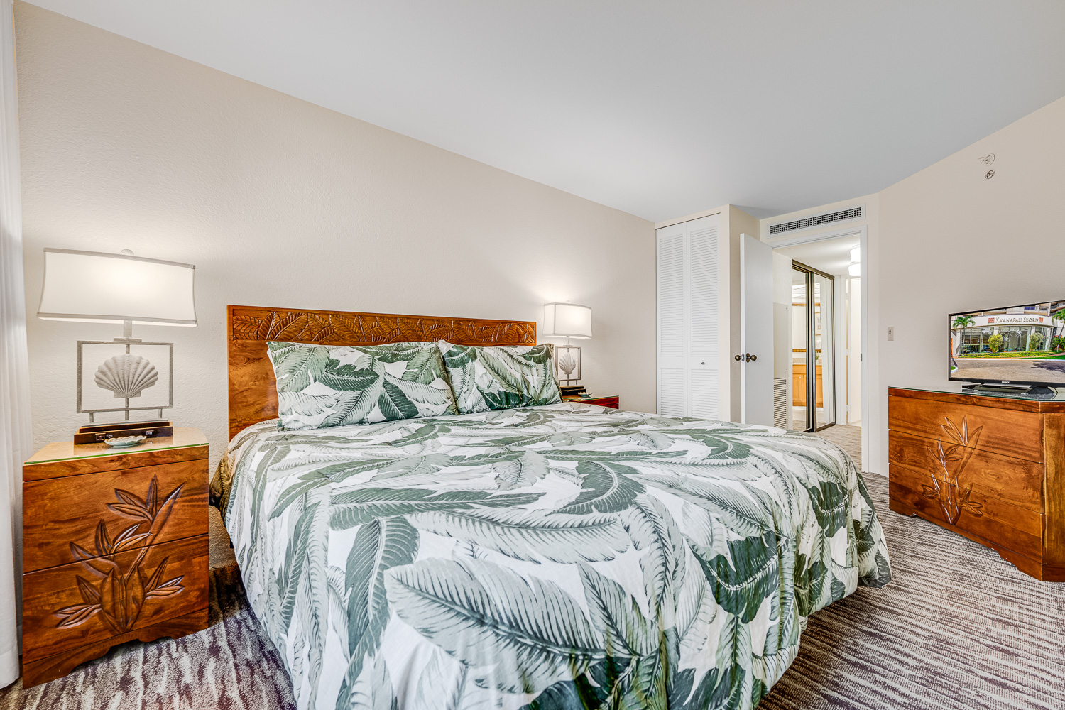 Fluffy king bed to relax after adventures