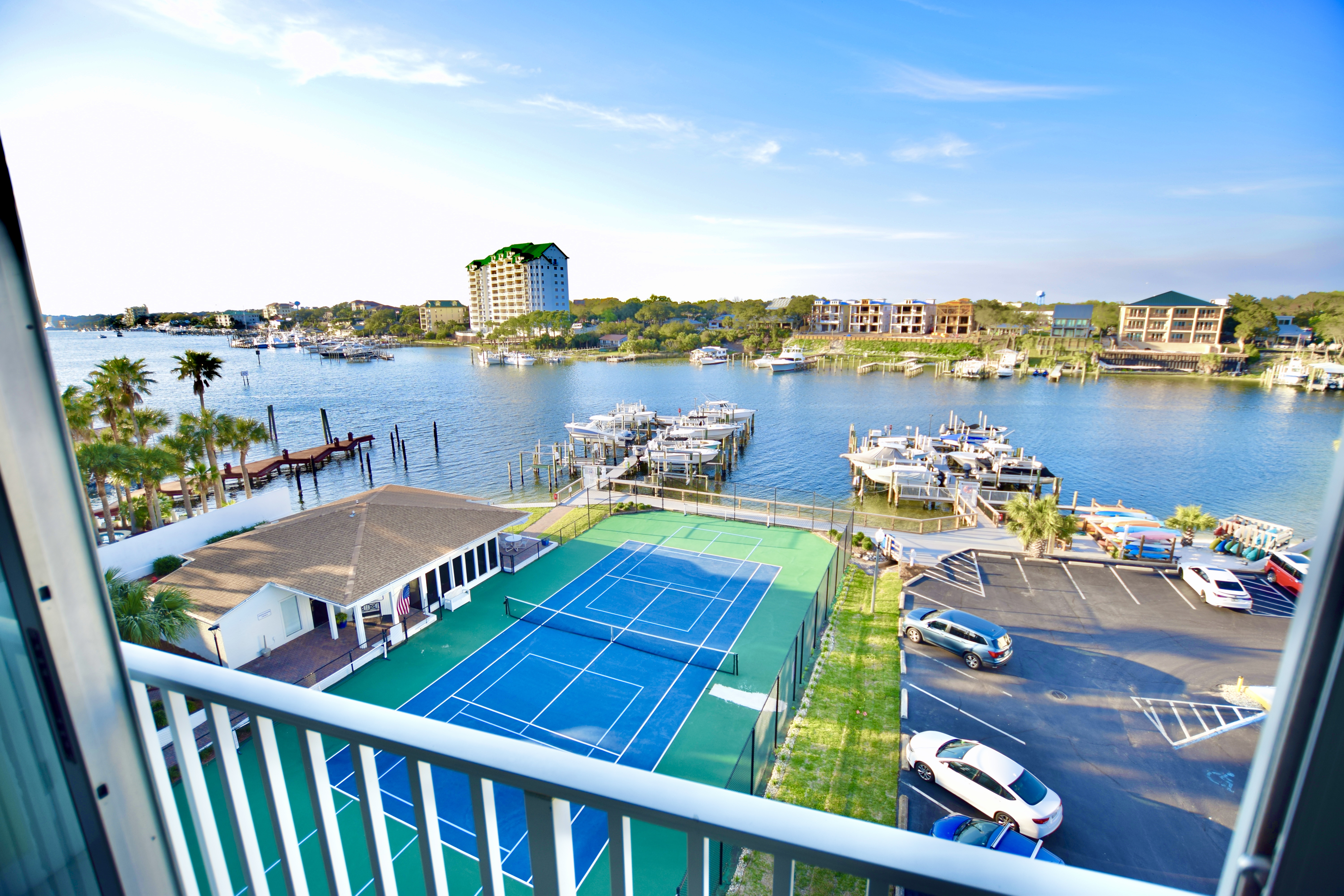 DOLPHIN POINT #601A