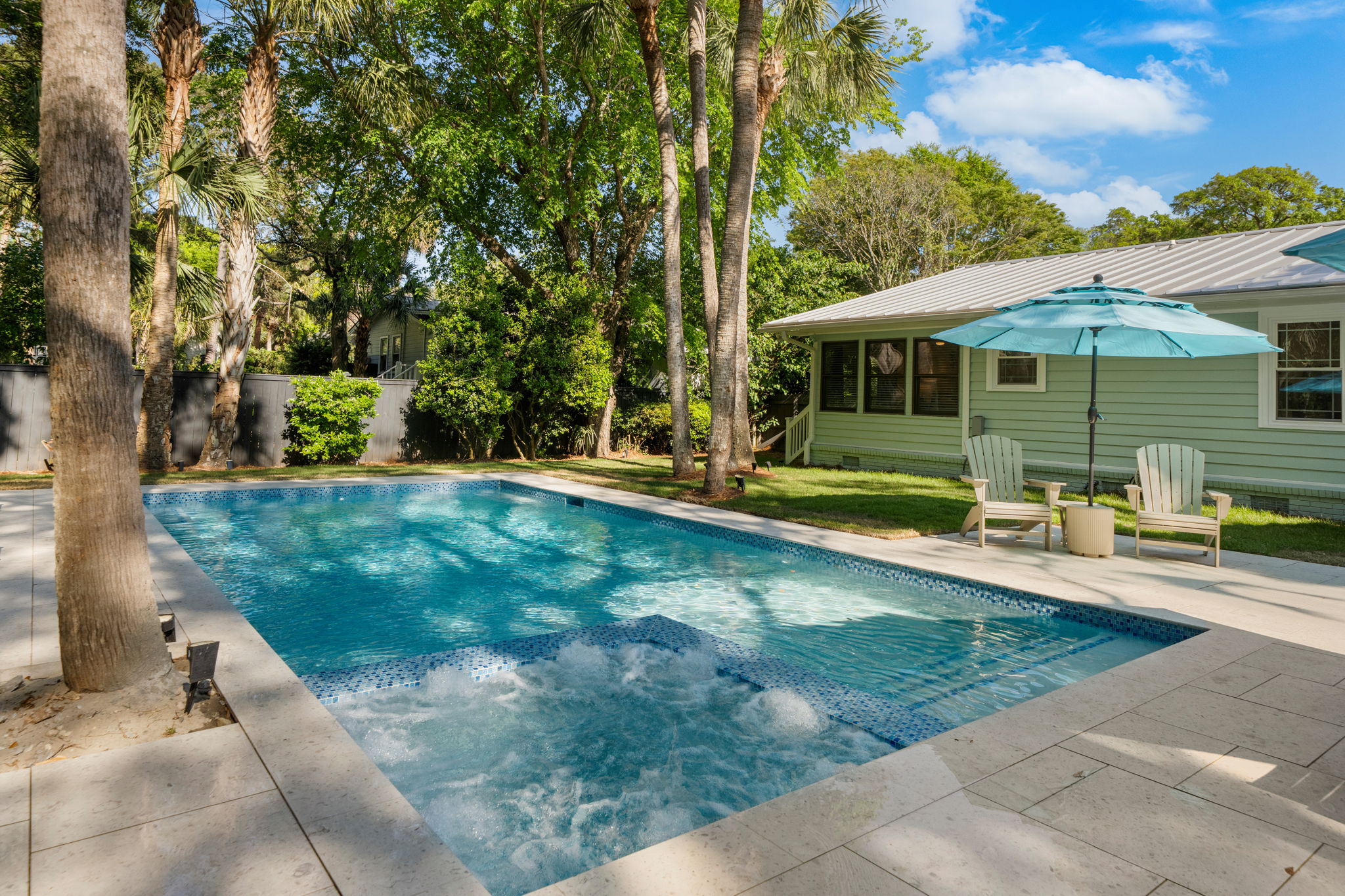 Hot Tub | IOP Escapes Beach Blessing | 3705 Hartnett Blvd, Isle of Palms, SC