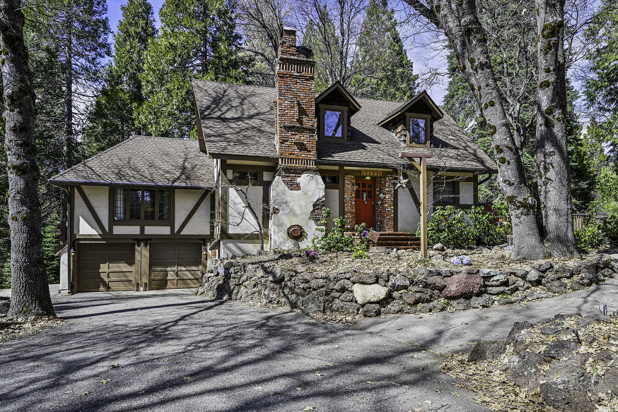 Falconhurst Estate — Mount Shasta, CA — vacation rental