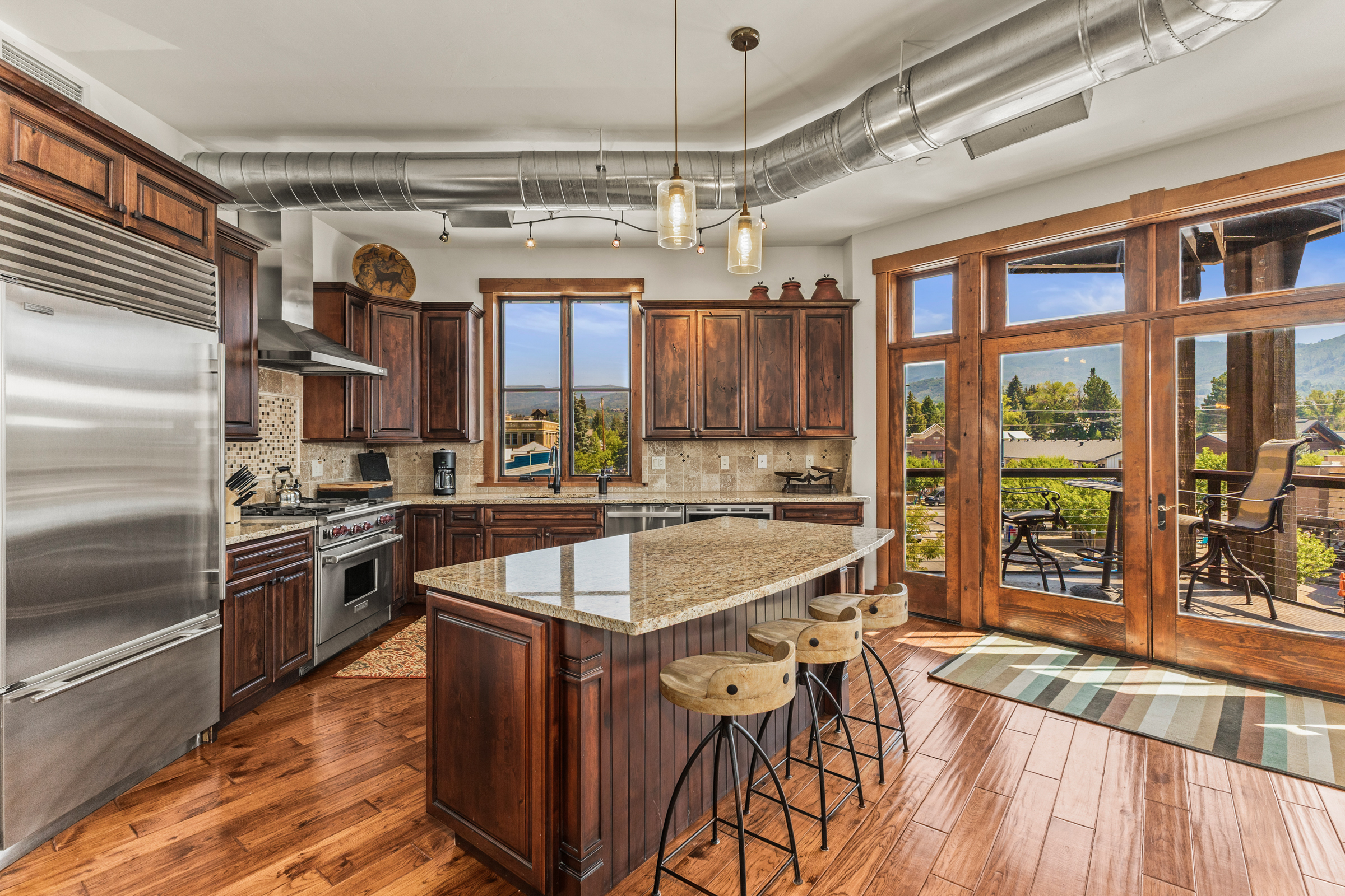 Kitchen | Subzero Fridge/Freezer | Viking 6 Burner Range