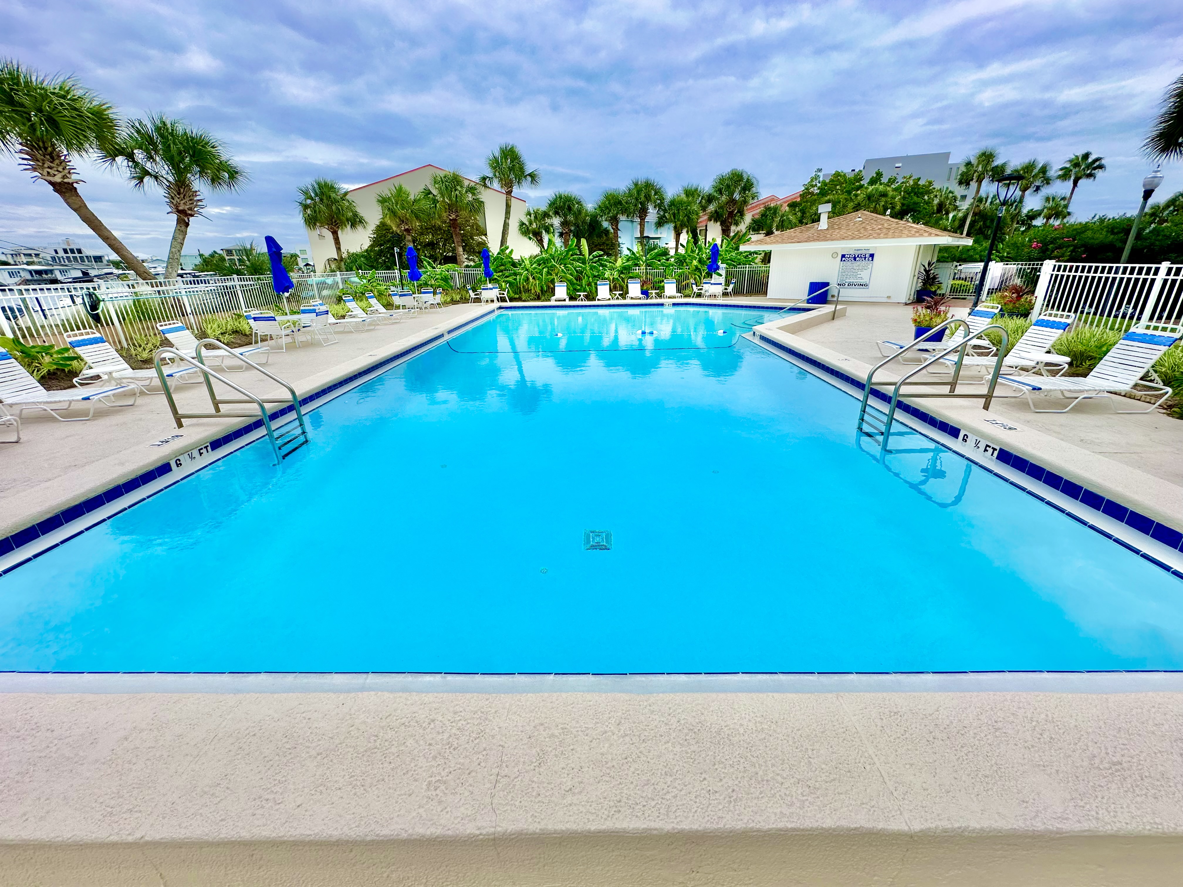 DOLPHIN POINT #601A