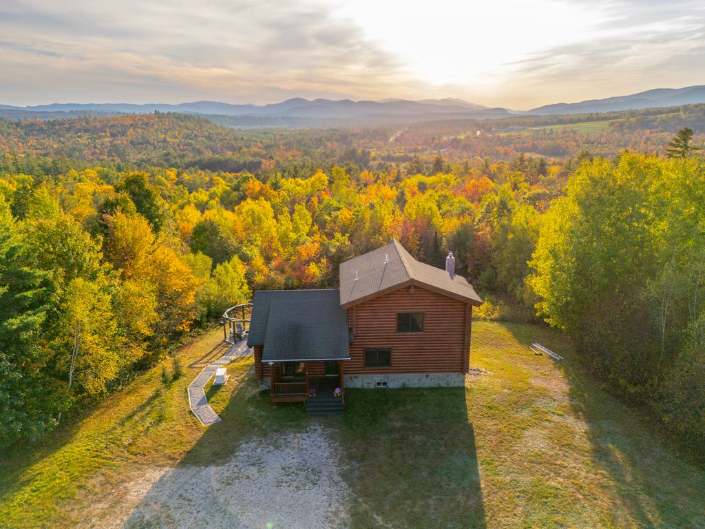 Take in the full beauty of the home and surrounding mountain landscapes from above.