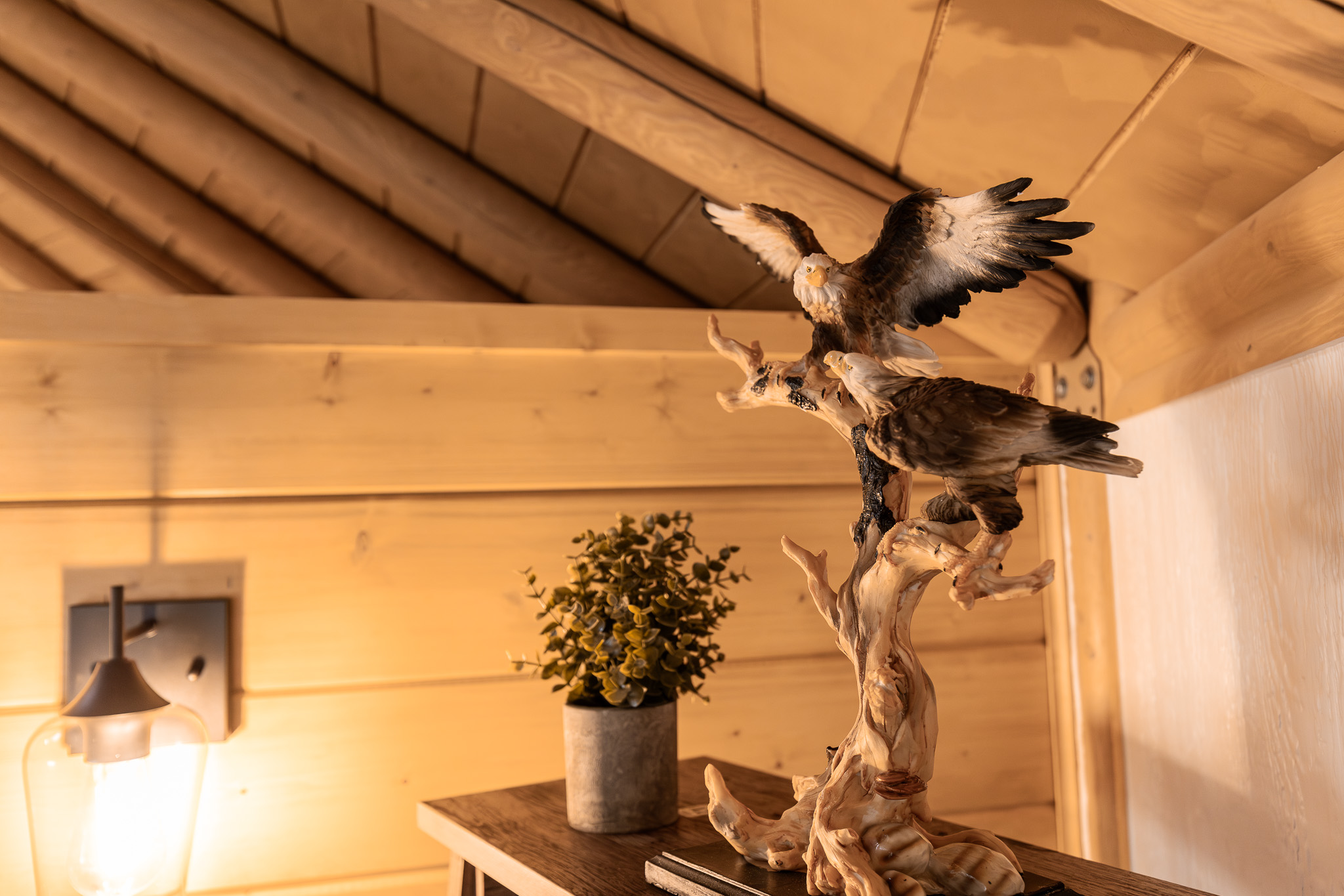 Signature eagle décor details throughout the cabin add warmth and character