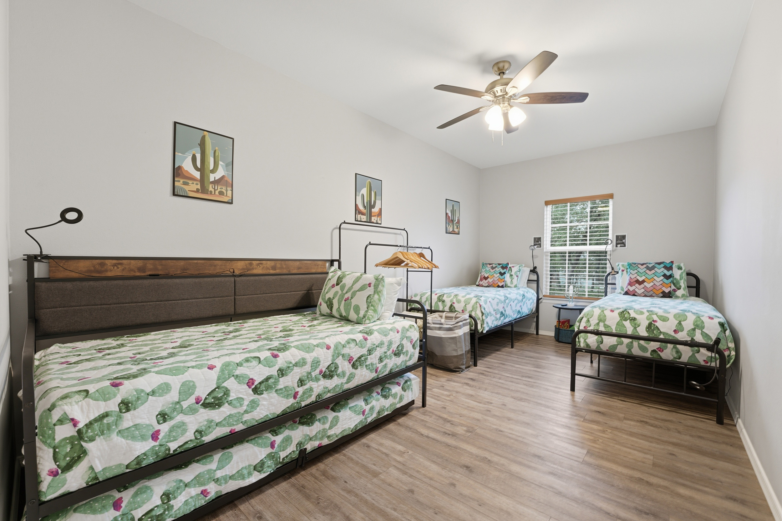 Flexible sleeping for groups — twin XL beds plus daybed with trundle