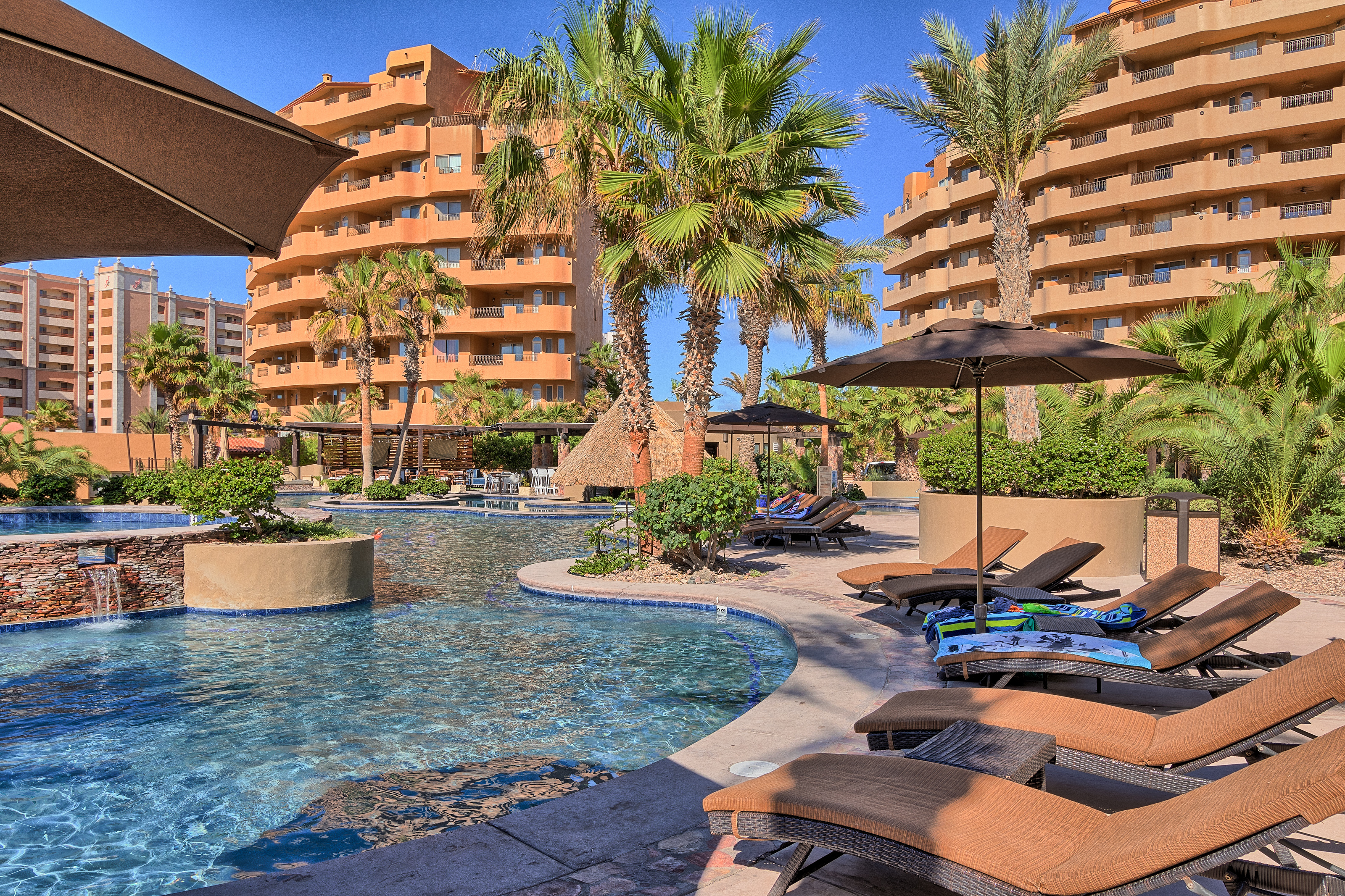 Pool with Swim Up Bar