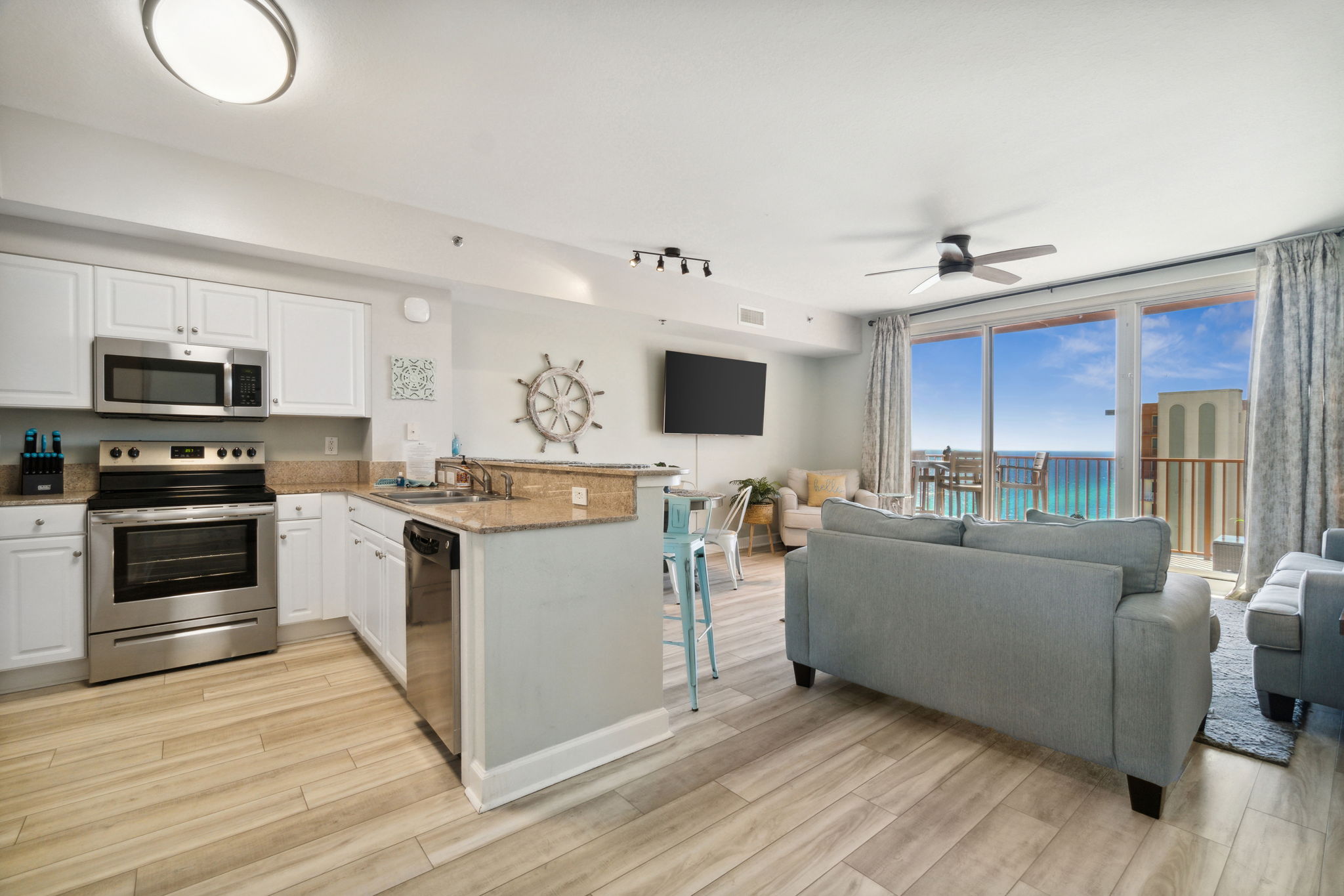 Living Room &amp; Kitchen