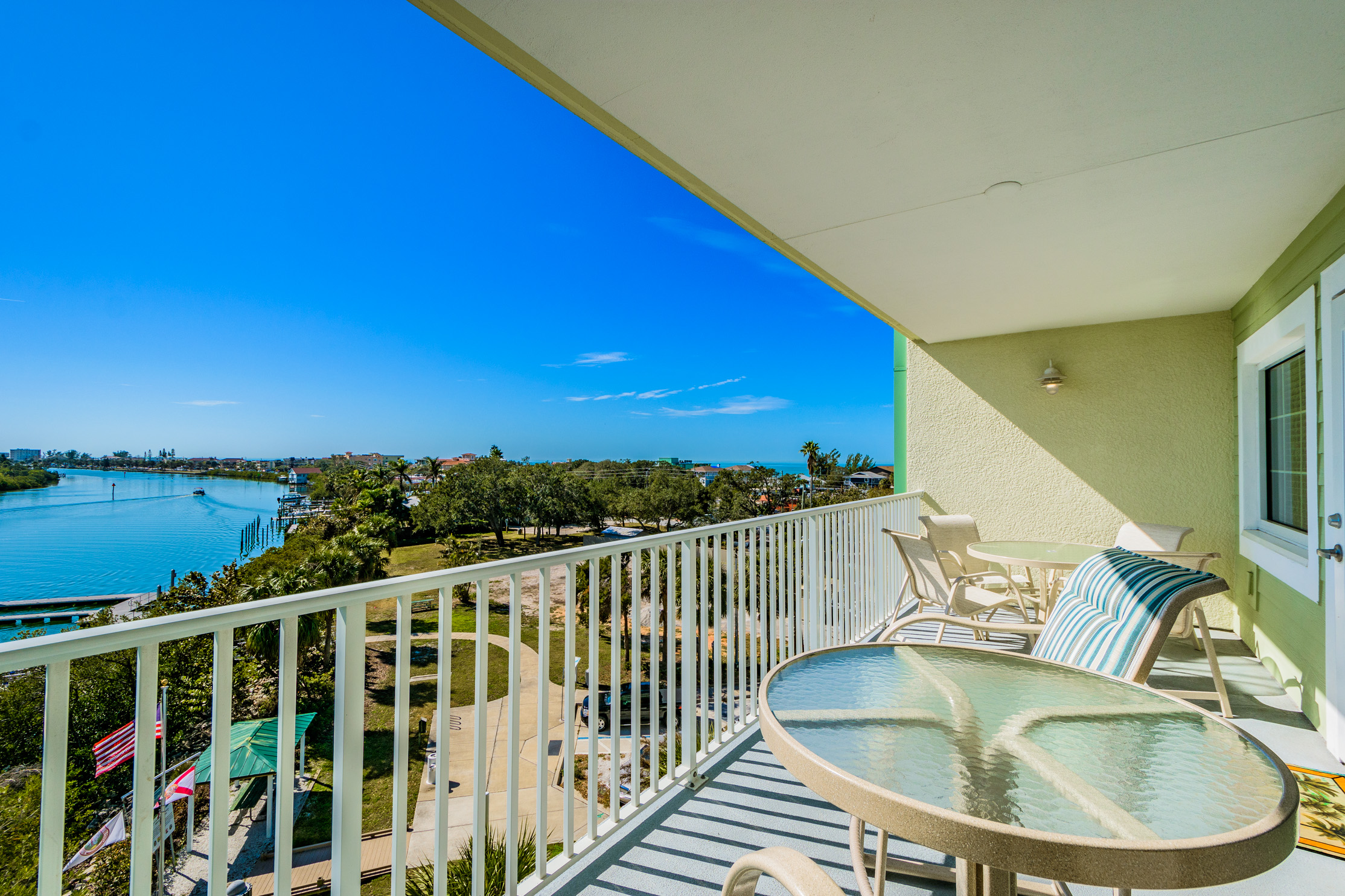 Oh the view from the balcony