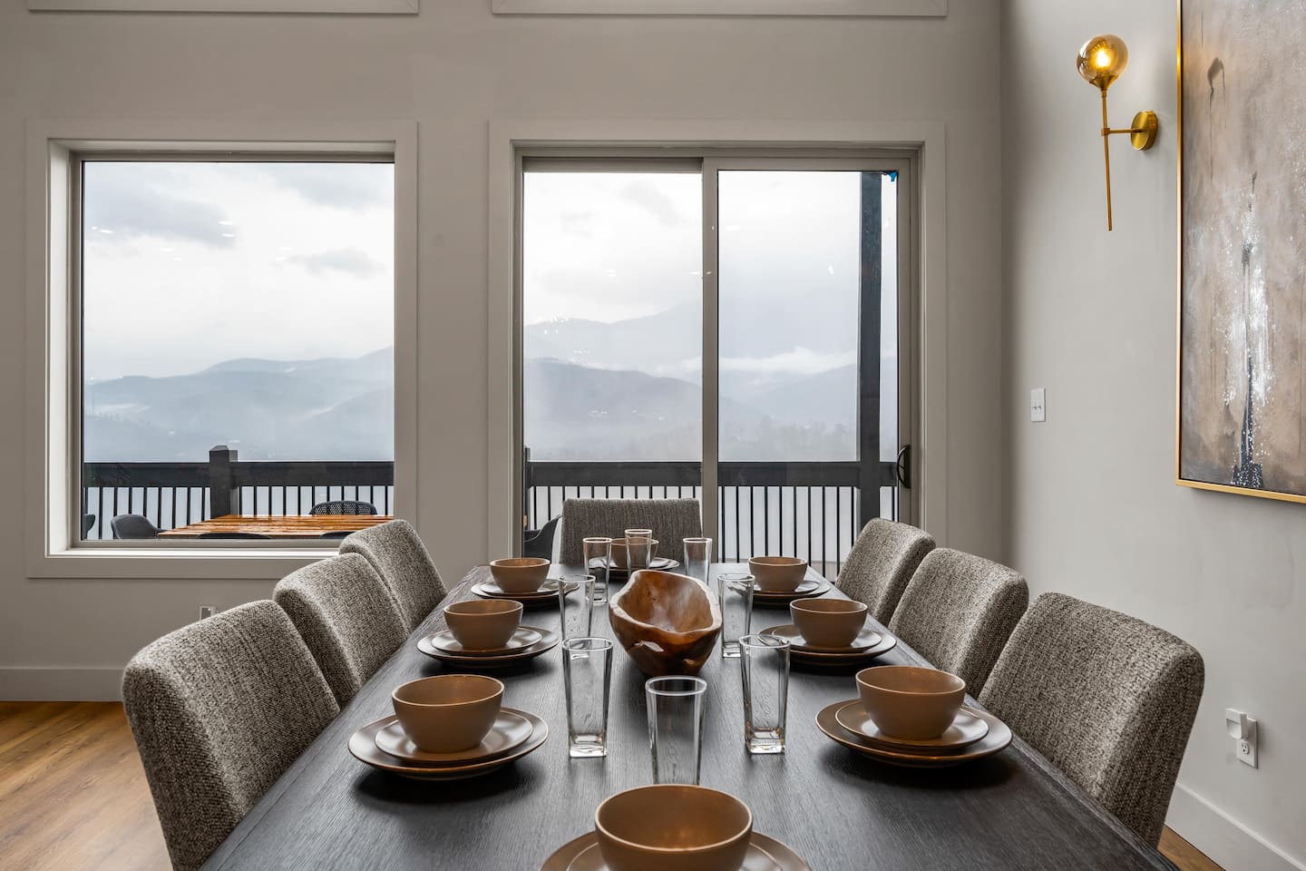 Entry Level - Dining 