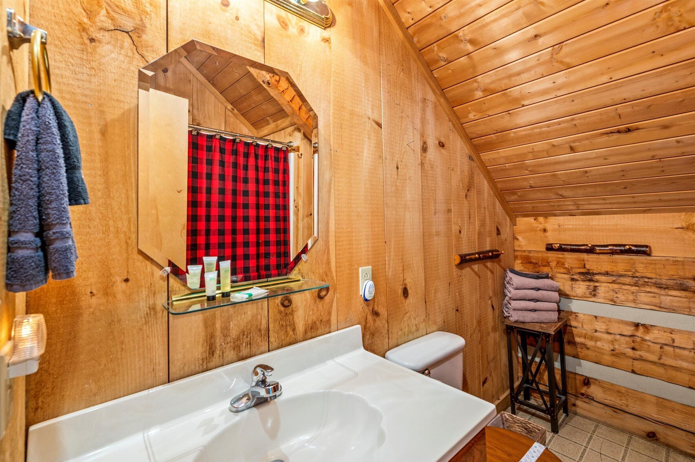 Upstairs Bathroom