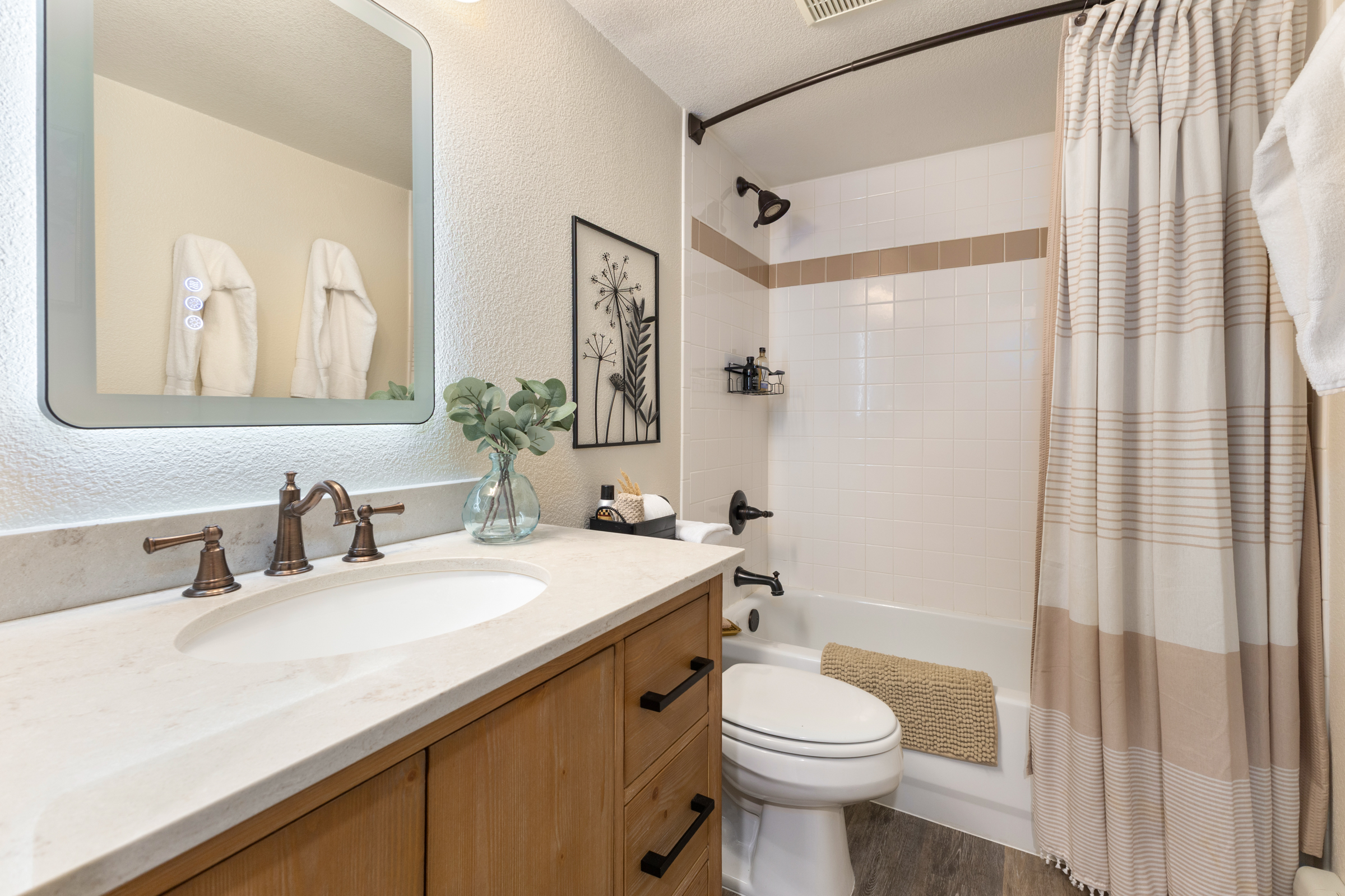 Bathroom 2 | Toilet and Shower/Tub Combo