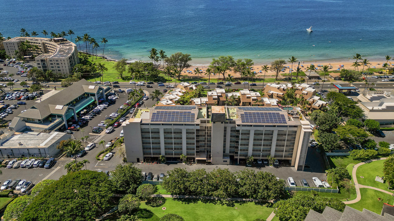 So Close to the Beach, Dining and Shops