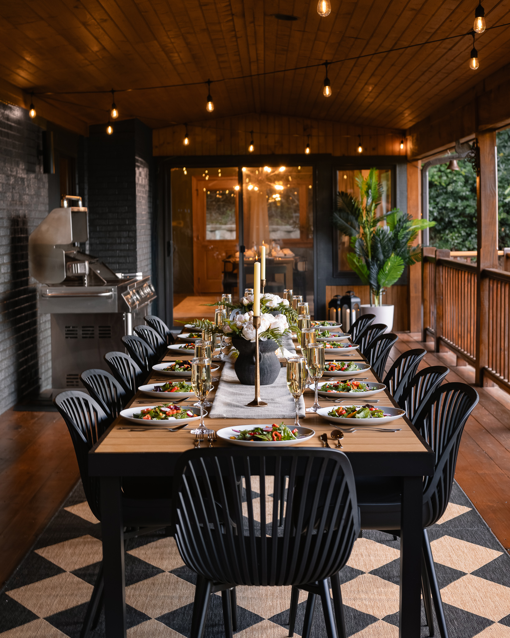 {Dining Room} Gather everyone around one table with seating for up to 16—made for family dinners, reunions, retreats, and celebrations together.