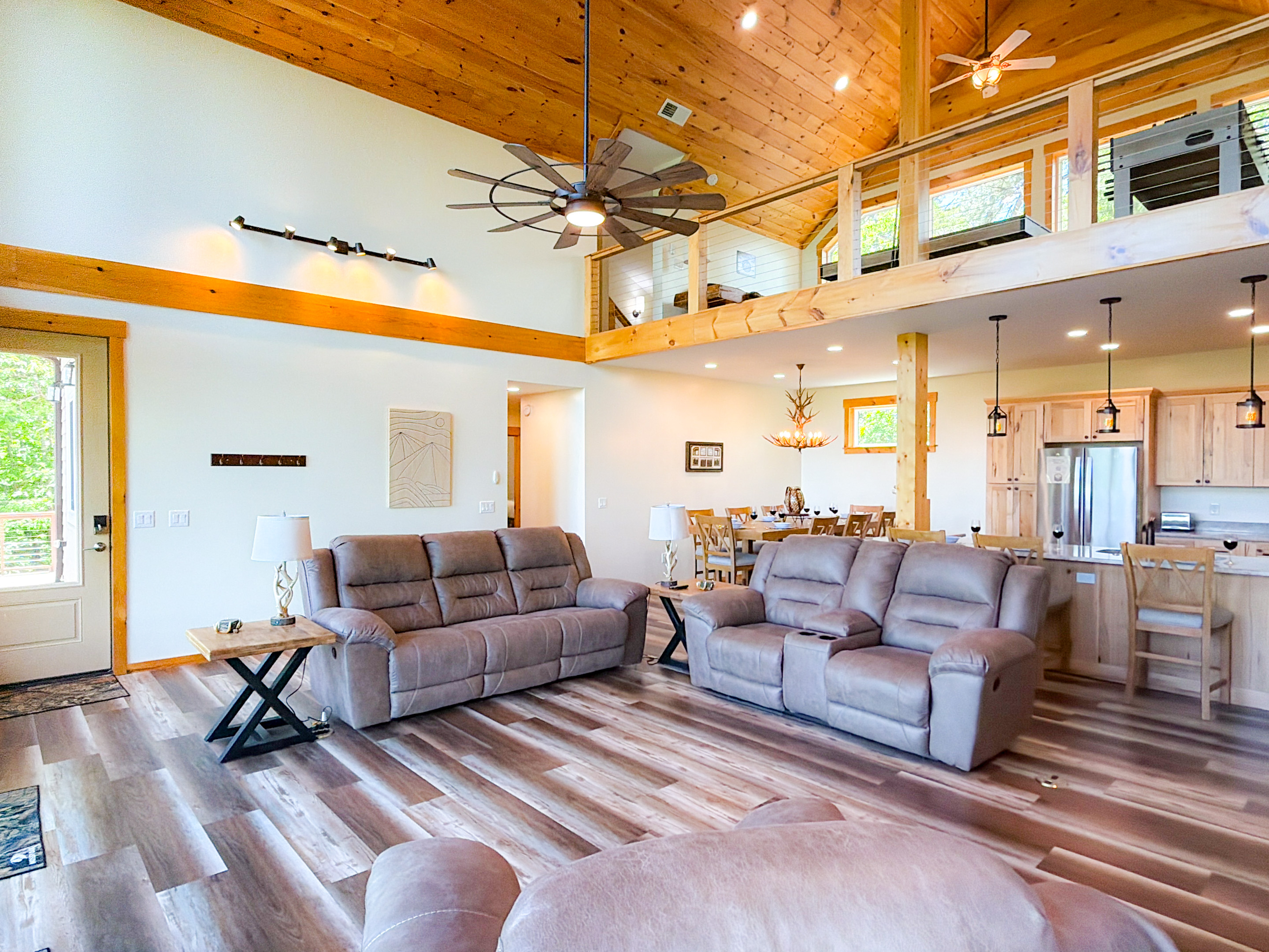 Spacious and tastefully decorated living room
