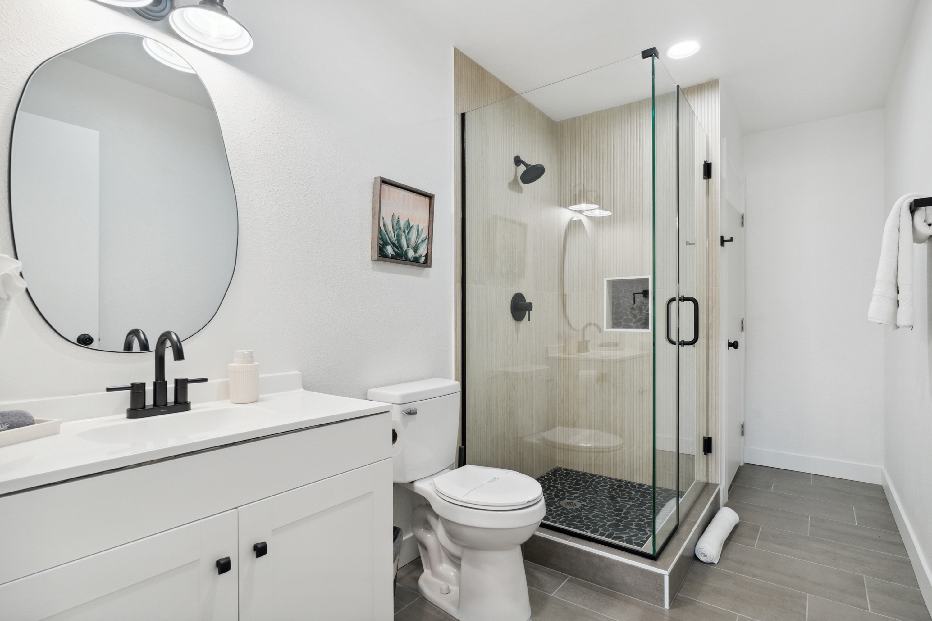 Newly Remodeled Studio | Minutes from Old Town 2
