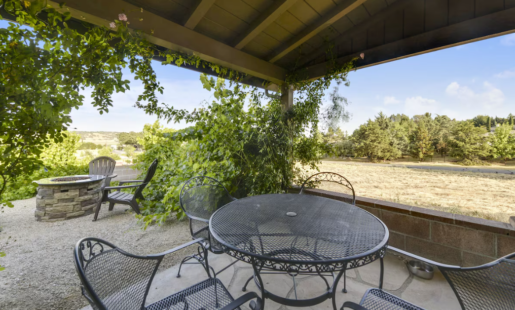 Back Covered Patio - Outdoor Dining