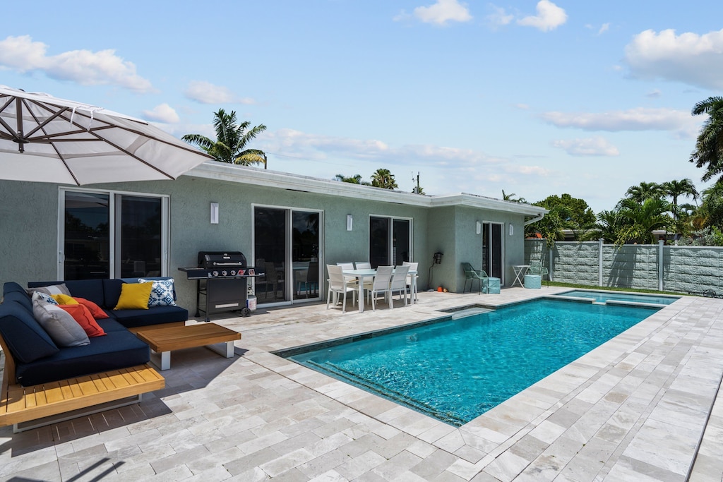 The hot tub runs every night from 7-11pm, but we will customize to what you like