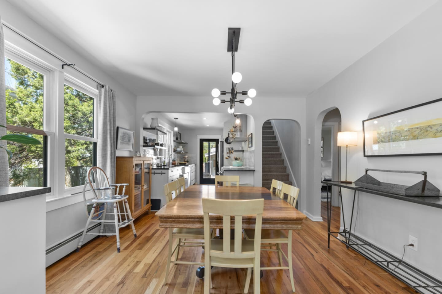 Dining Area looking into Kitchen
