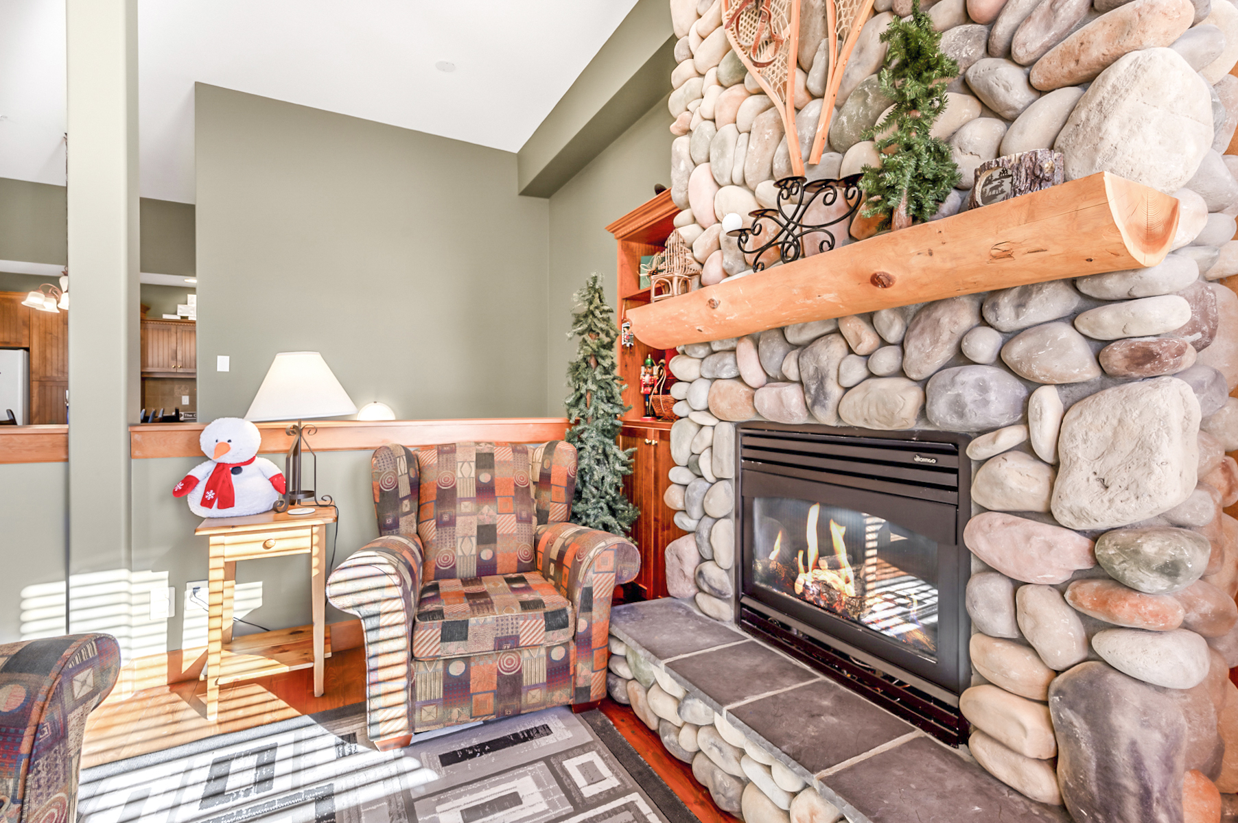 Fireplace sitting / relaxing area