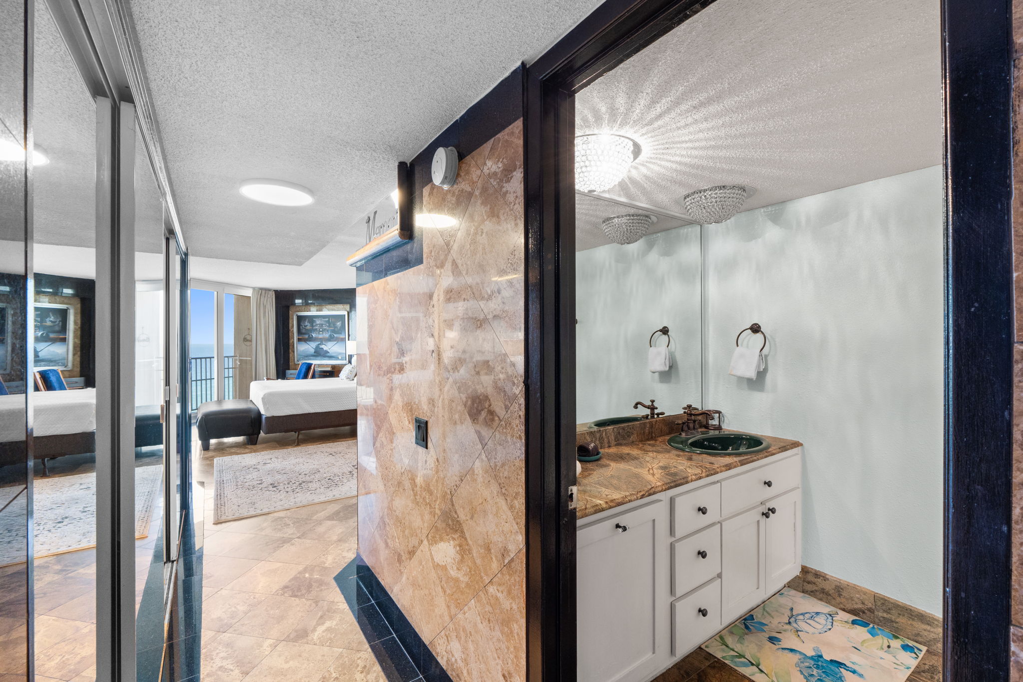 En suite bath in Master bedroom 
