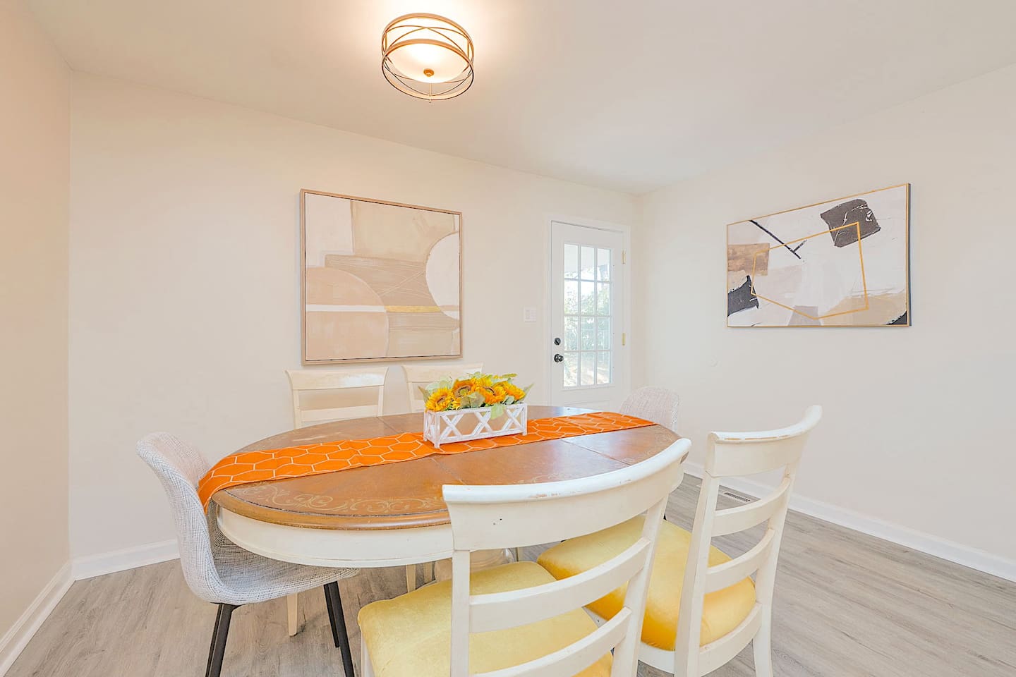 Dining room with seating for 6.