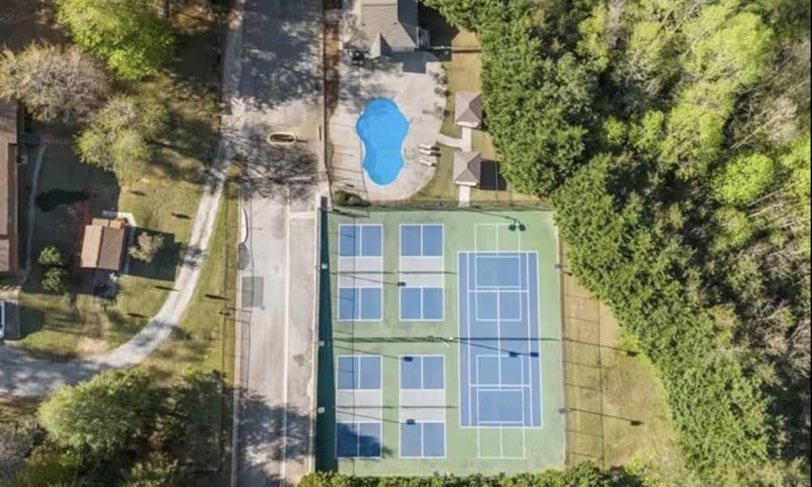 Tennis Courts & Pickleball available