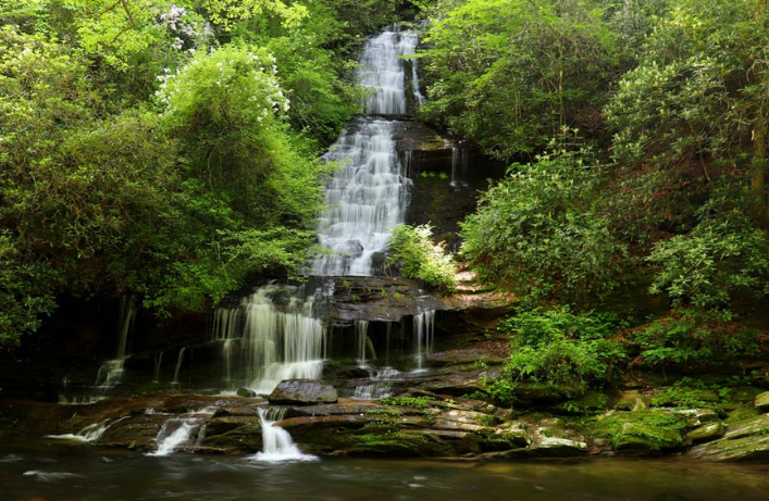 Location Highlight: Stunning views of the Deep Creek, just a 20-minute drive away!