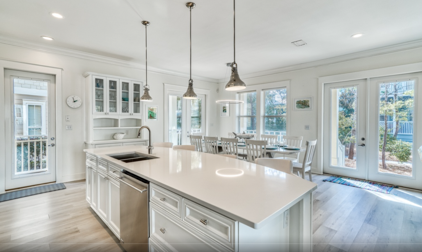 Open floor plan for large family meals or gametime