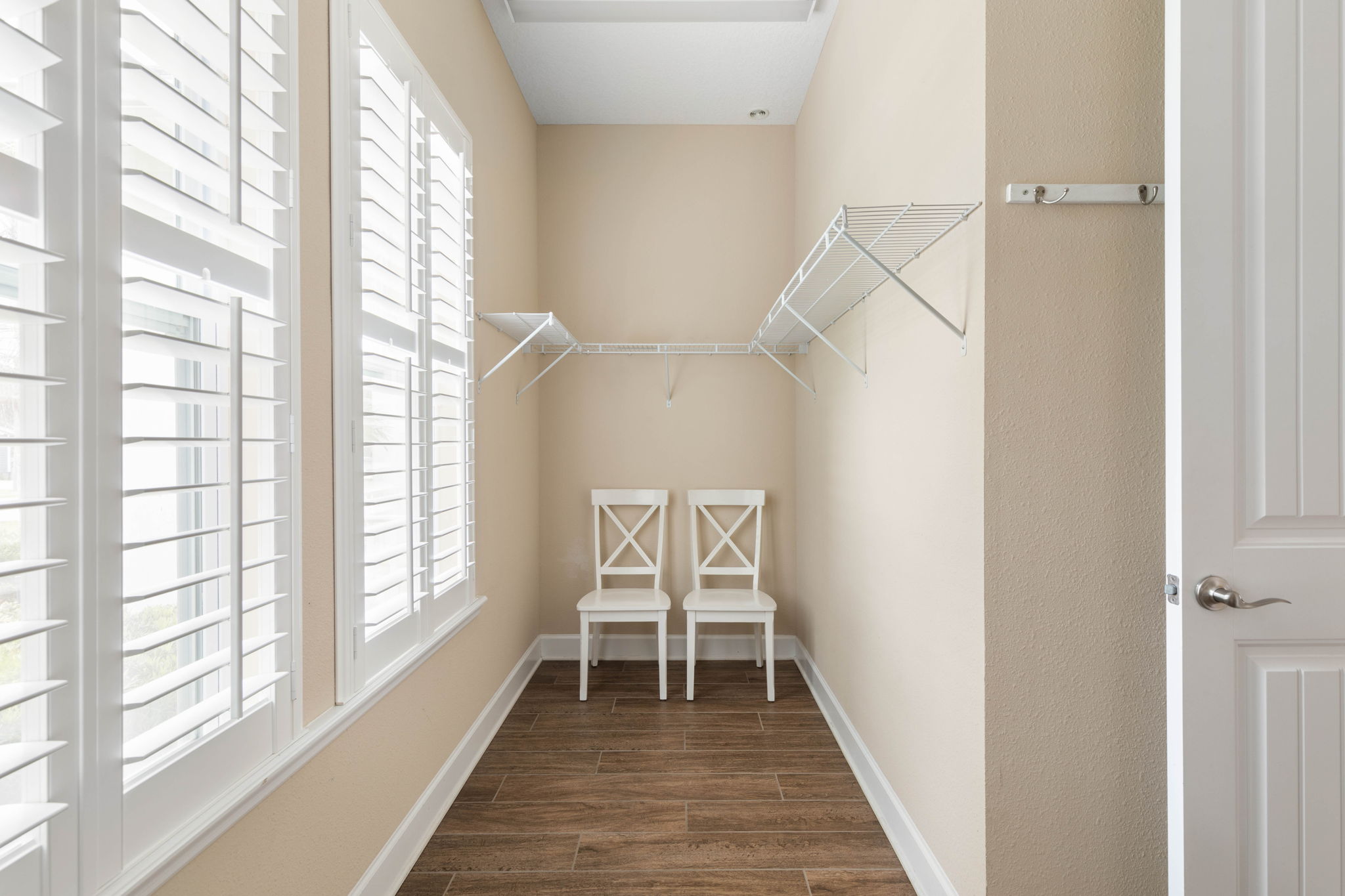 Unpack, settle in, and let vacation start to feel effortless—this oversized walk-in closet gives you room to spread out, stash the beach gear, and keep every sunny day feeling organized, easy, and wonderfully uncluttered.